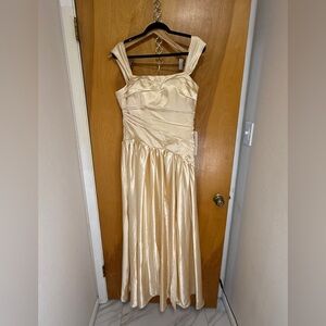 Chic Cream Satin Prom Dress